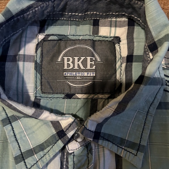 BKE men’s short sleeve button up shirt. Like new condition - Picture 3 of 4